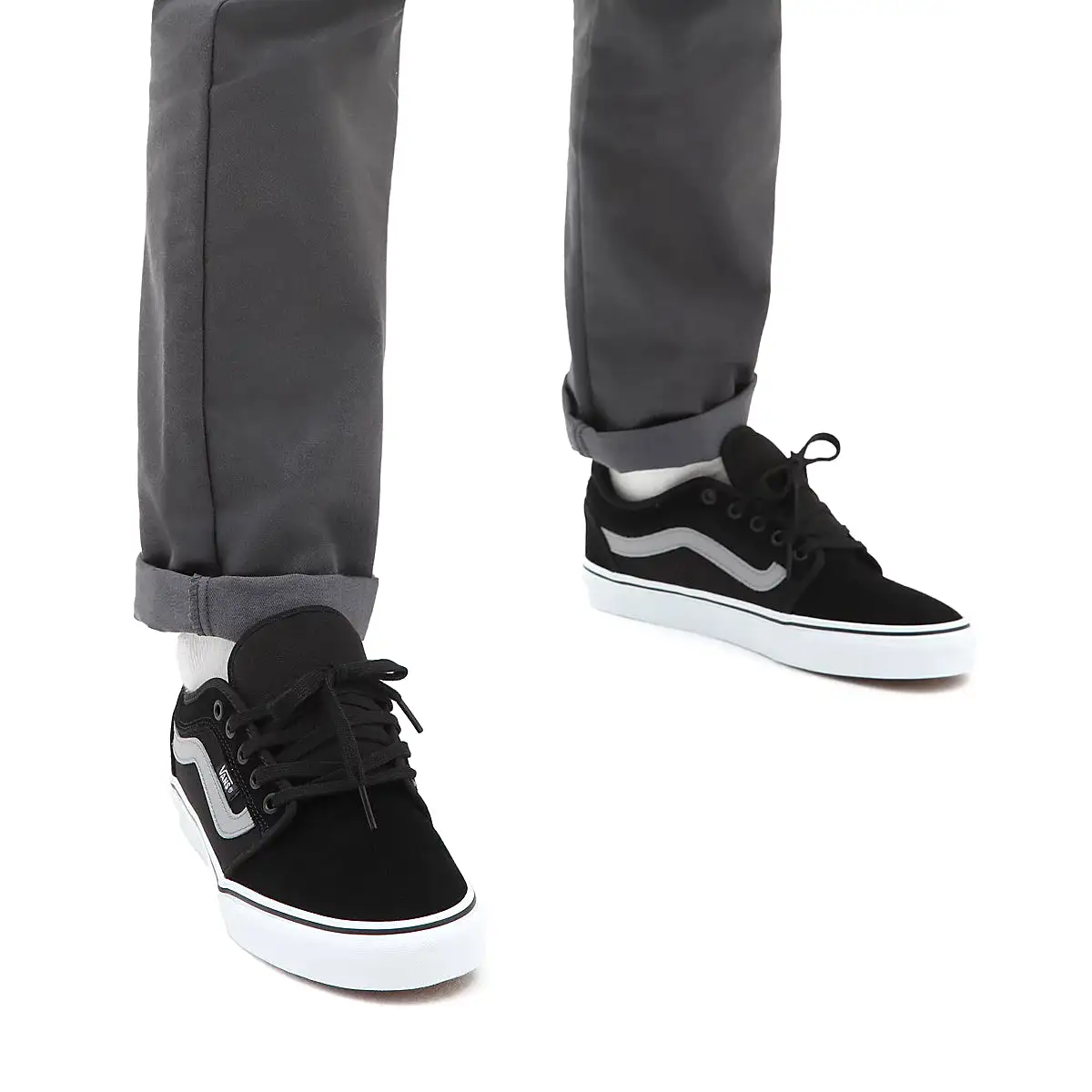 MN CHUKKA LOW SIDESTRIPE BLACK / GRAY / WHITE