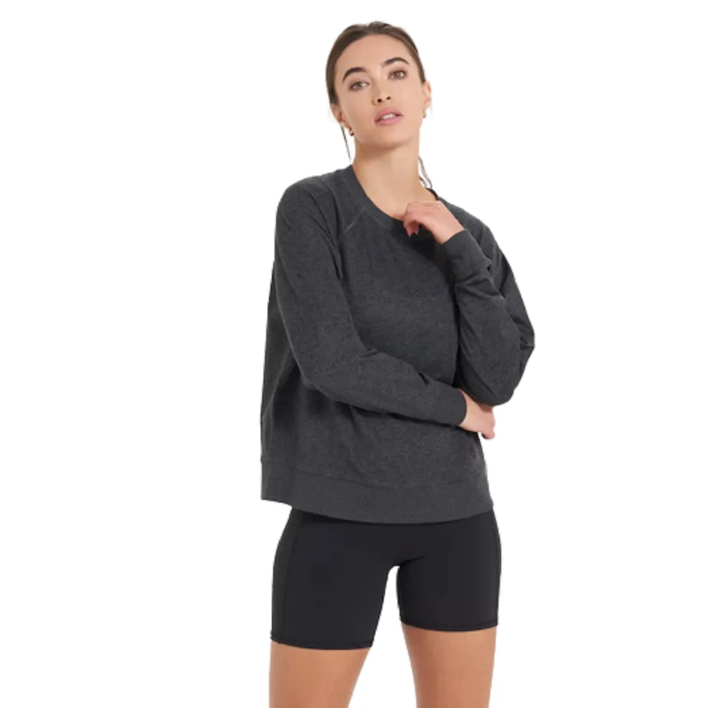 Vuori Women's Long-Sleeve Halo Crew