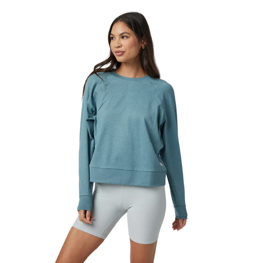 Vuori Women's Long-Sleeve Halo Crew