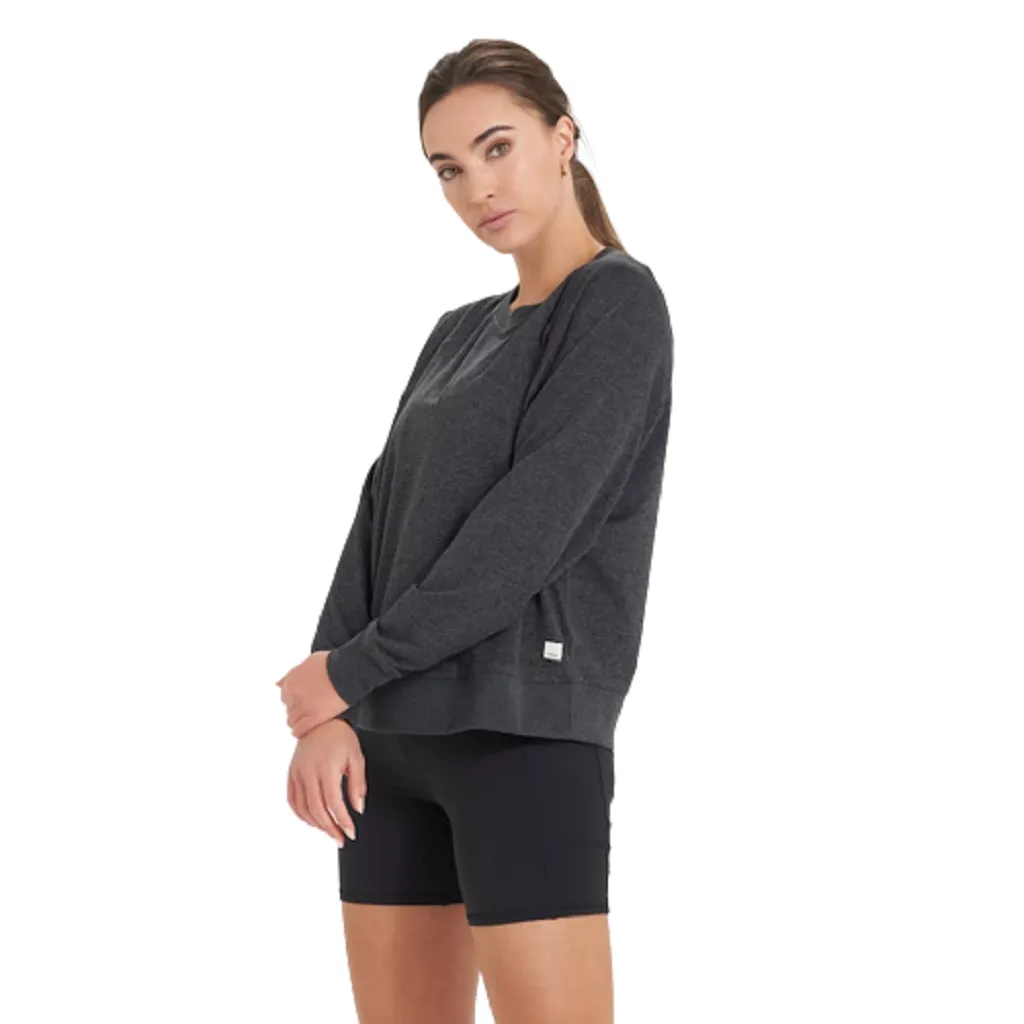 Vuori Women's Long-Sleeve Halo Crew