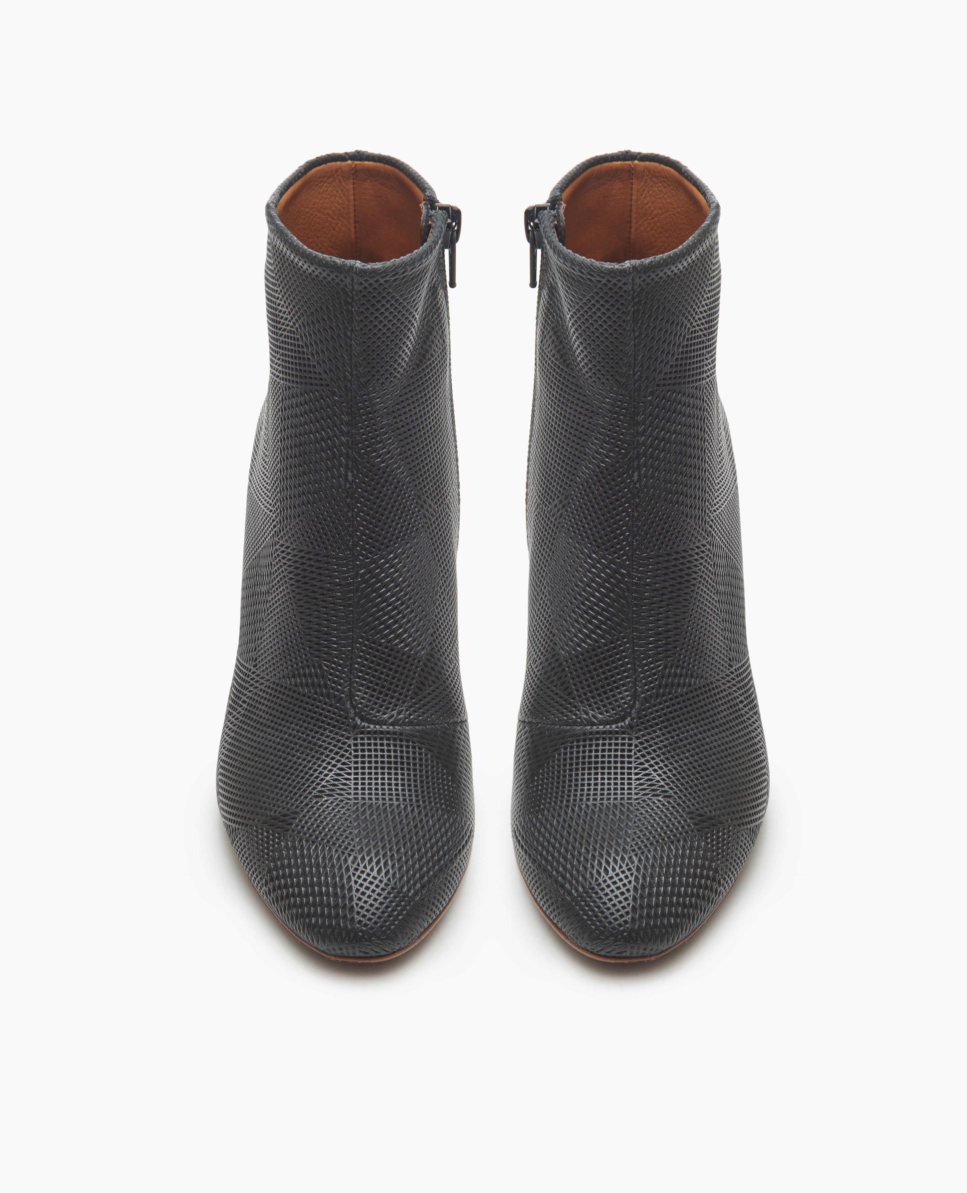 Warehouse Sale - Lono Boot Black Textured Leather