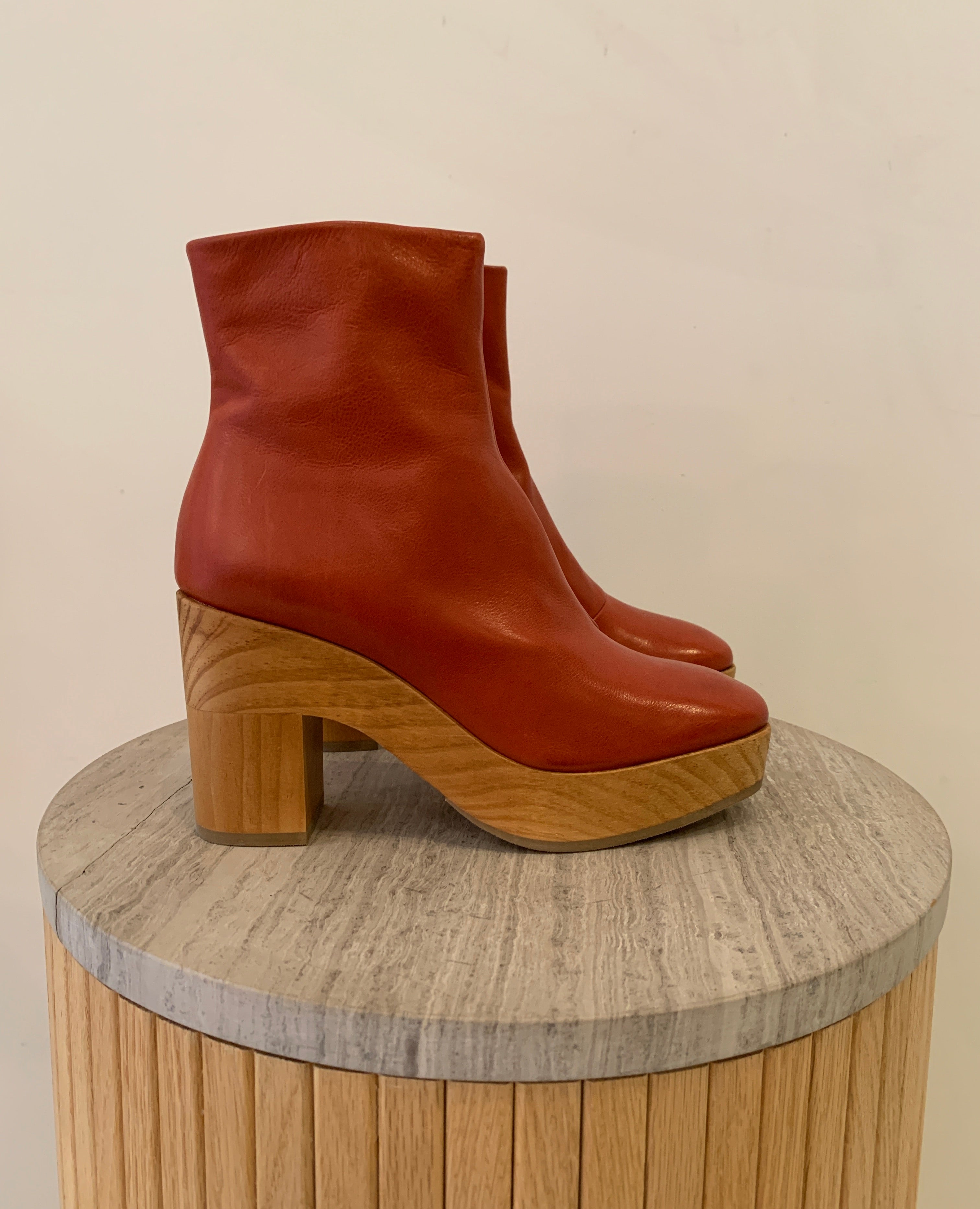 Warehouse Sale - Varuna Clog Brick Leather