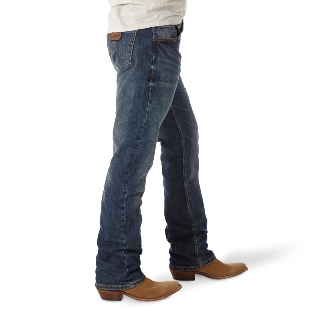 'Wrangler' Men's Retro Slim Fit Bootcut - Layton Wash